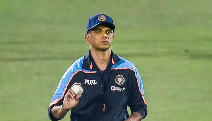 Sunil Gavaskar hits back at Rahul Dravid for his 'overseas average' reply