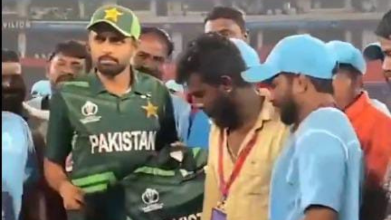 Babar Azam Gifts Jersey to Hyderabad Groundstaff