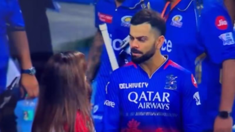Kohli & Sharma's Post-Match Talk in MI Dressing Room