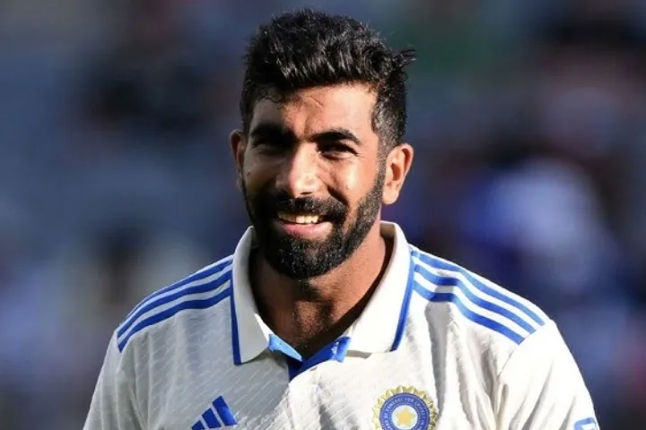 Jasprit Bumrah Returns to SCG from Hospital After Injury Scare